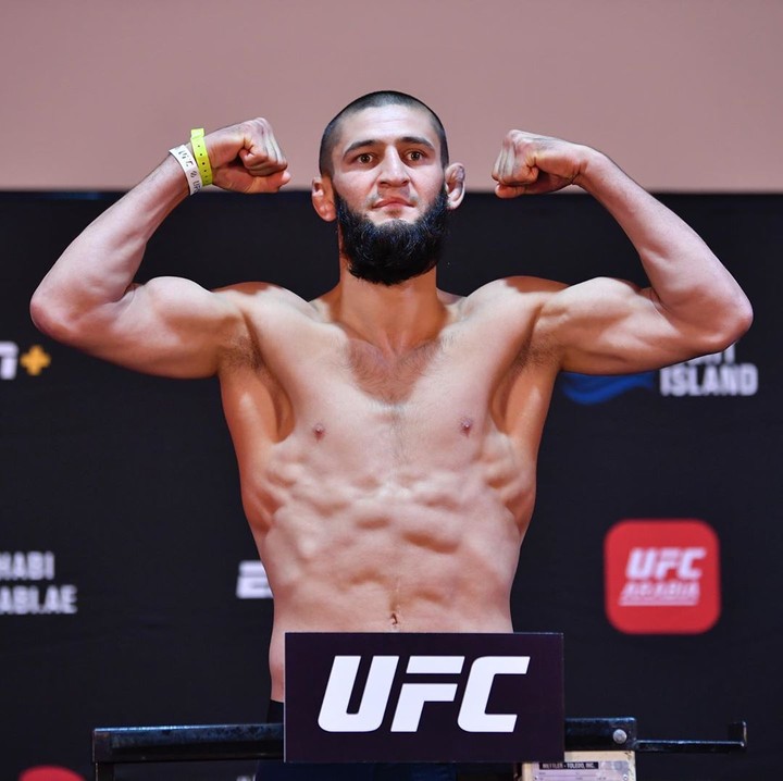 UFC: Čimajev prepísal históriu. Whittaker bližšie k titulovej šanci